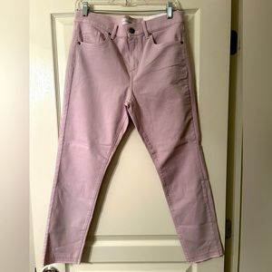 Loft lavender Modern Skinny lightweight denim crop pants. Nice stretch fabric